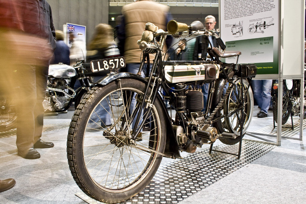 1913_Triumph_TT_mod__E_500ccm_by_ArtClaim.jpg